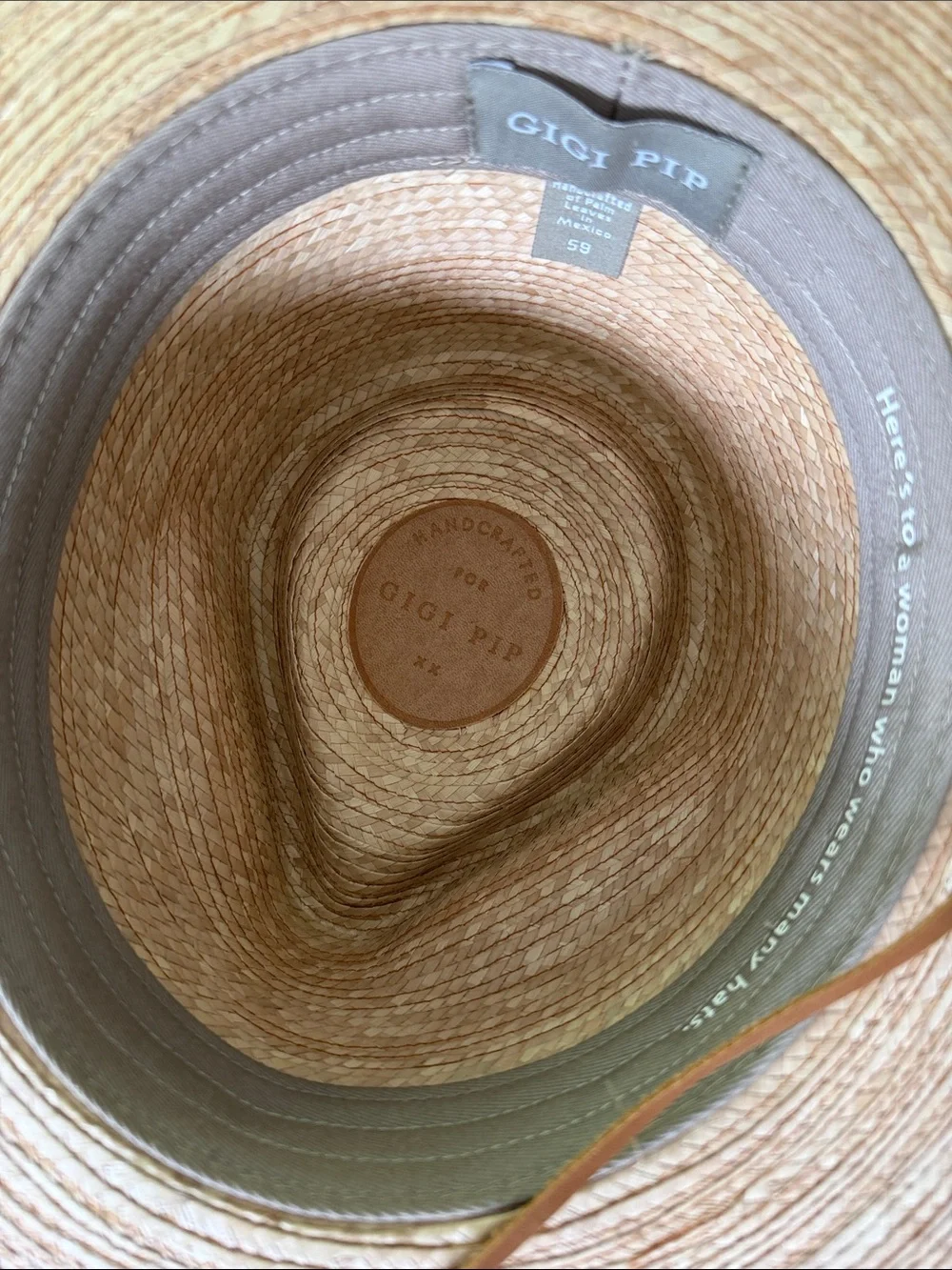 Rare Gigi Pip hat, 59, new